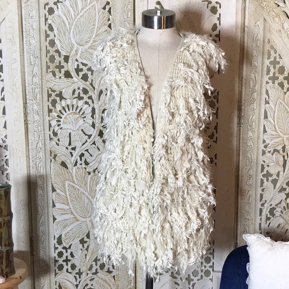 Small Windsor woman’s cardigan